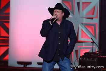 Garth Brooks Shows Russell Dickerson Some Serious Love
