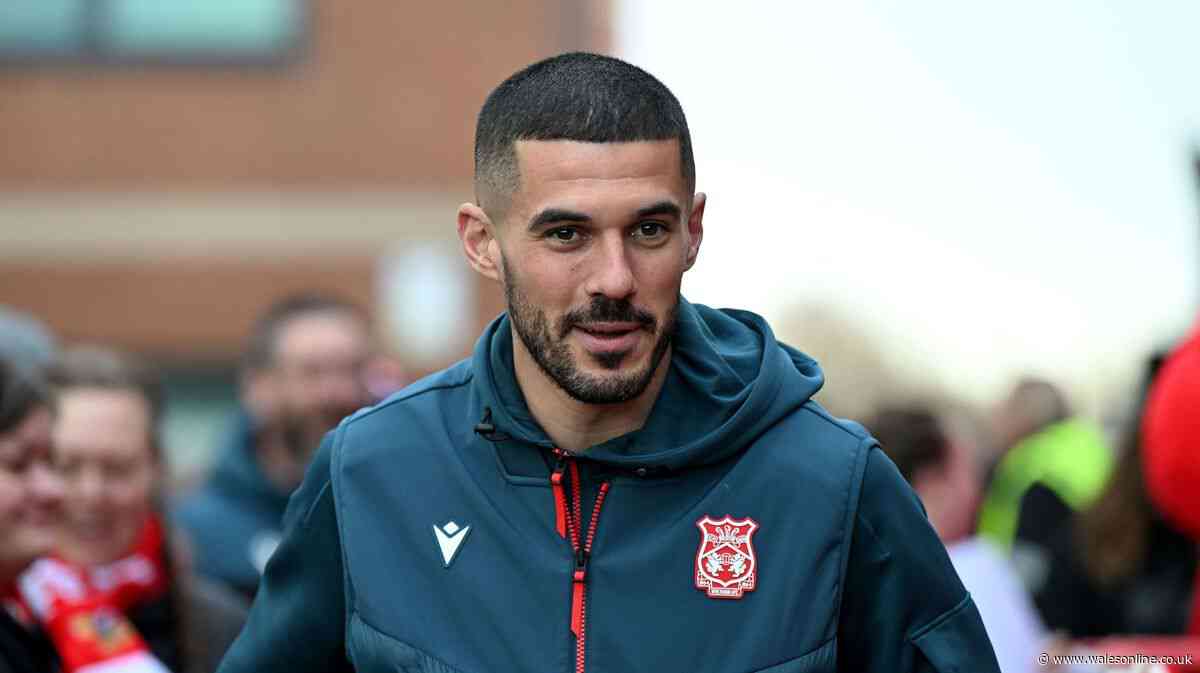 Swansea City linked with bold move for England international after massive blow