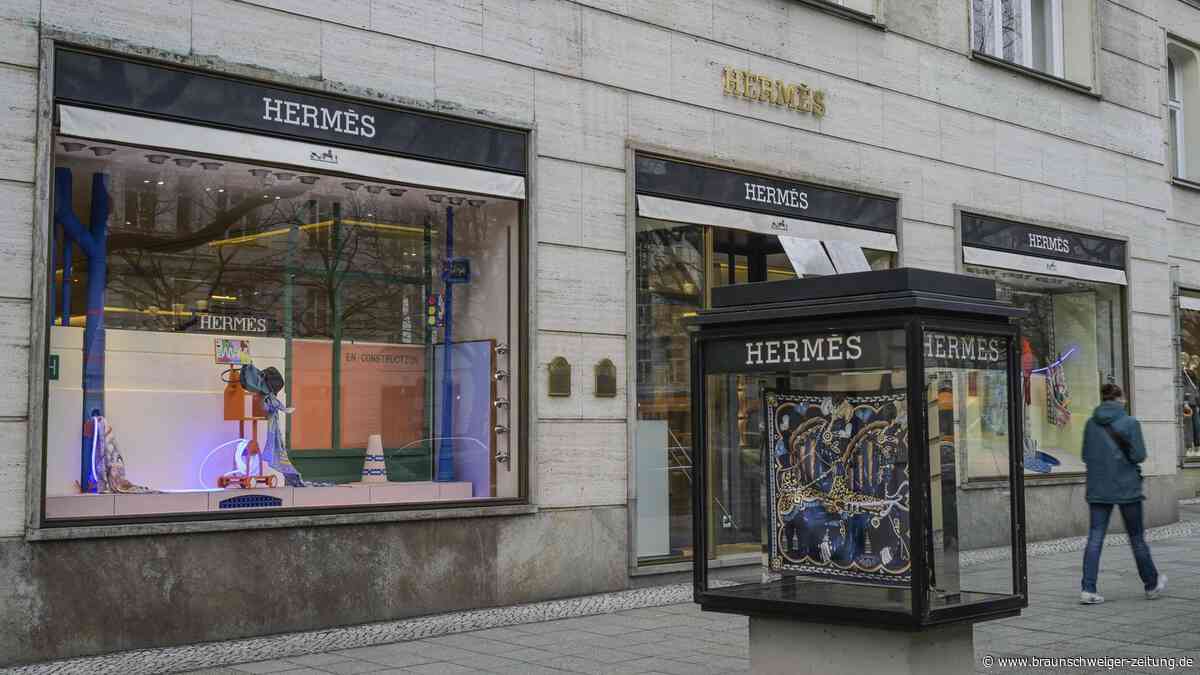 US‑Comedian über eine Stunde auf Luxus-Toilette in Berlin gefangen