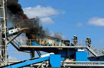 FW Hünxe: Brand einer Siebanlage in zwölf Metern Höhe