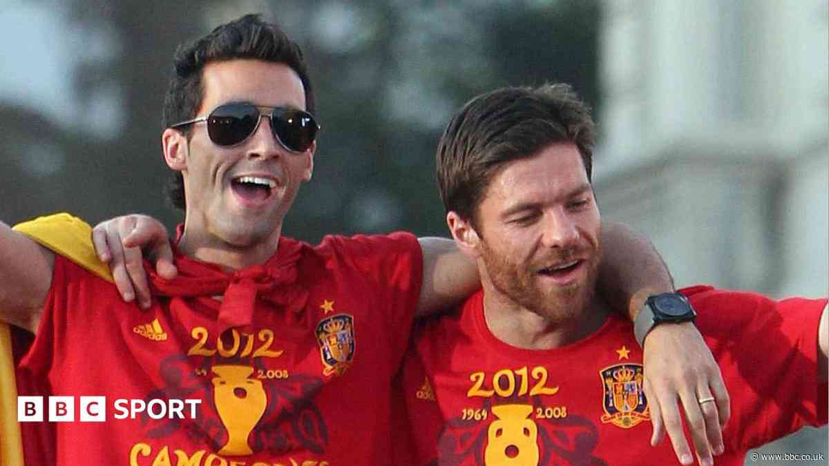 Arbeloa v Alonso: Benitez on his former players turned managers