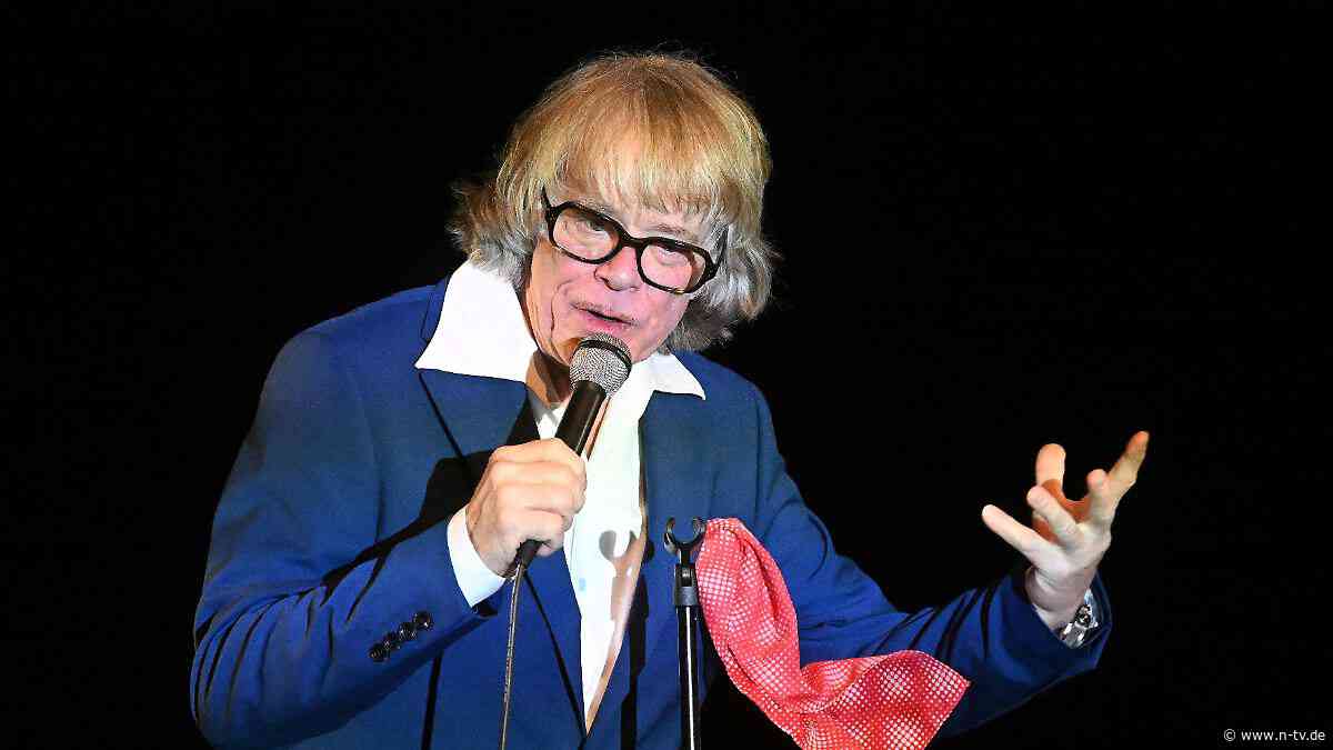 Konzert entnervt abgebrochen: Veranstalter räumt mit Gerüchten über Helge Schneider auf