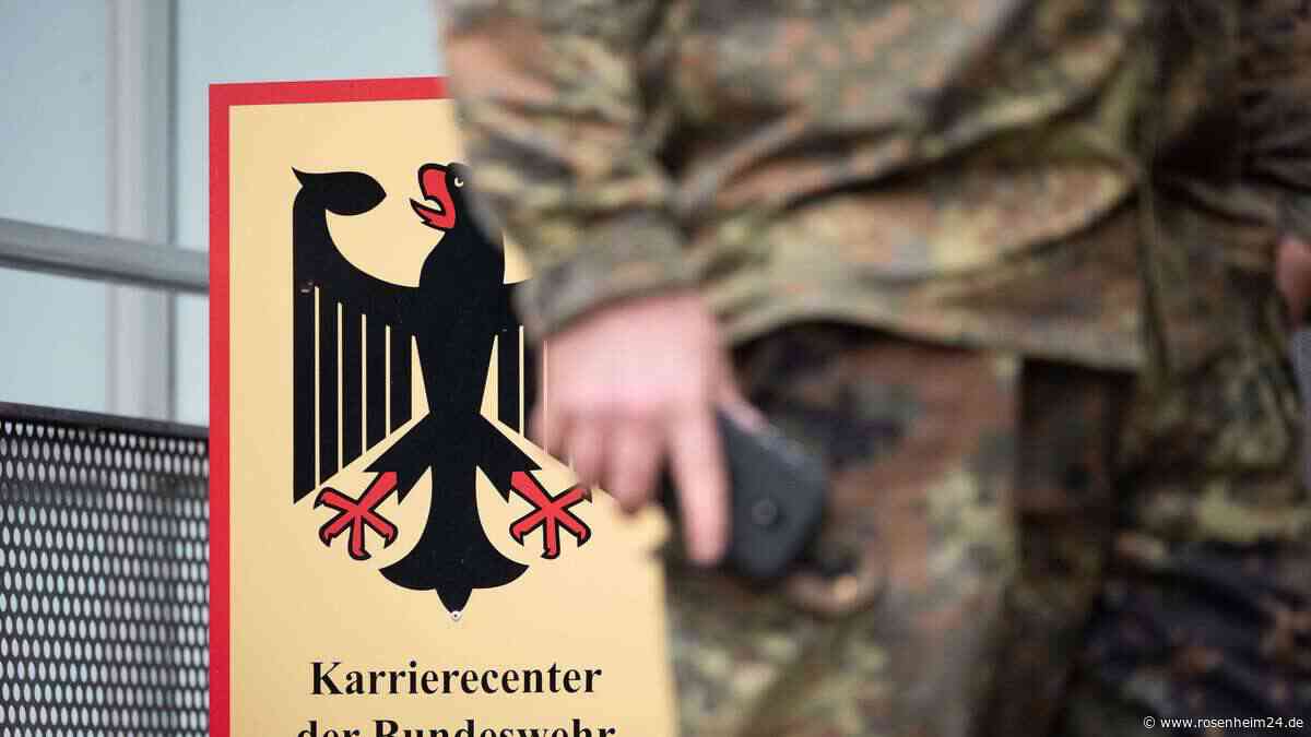 Farbattacke auf das Karrierecenter der Bundeswehr in München