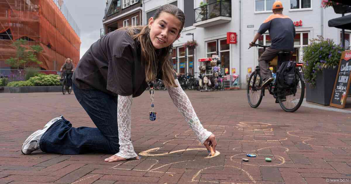 Amélie (12) gooit het over een vrolijke boeg in Sint-Michielsgestel: happy stones, ijsjes en zomaar ‘hoi’ tegen iedereen