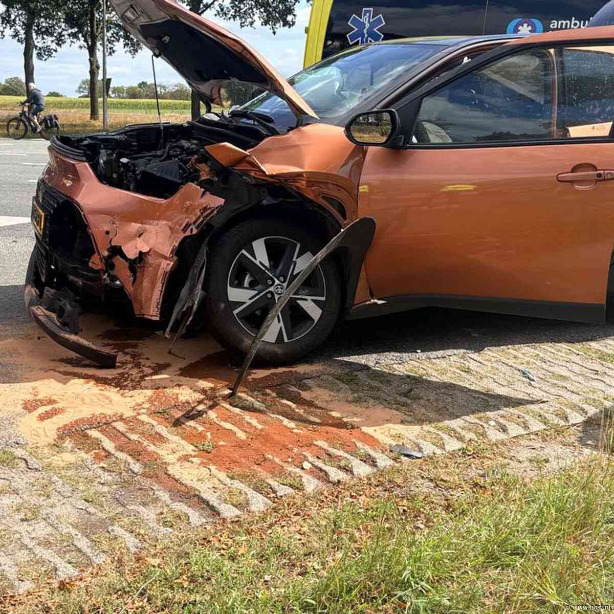 112 Nieuws: Eén persoon naar ziekenhuis in Sibculo | Aanrijding in Zwolle