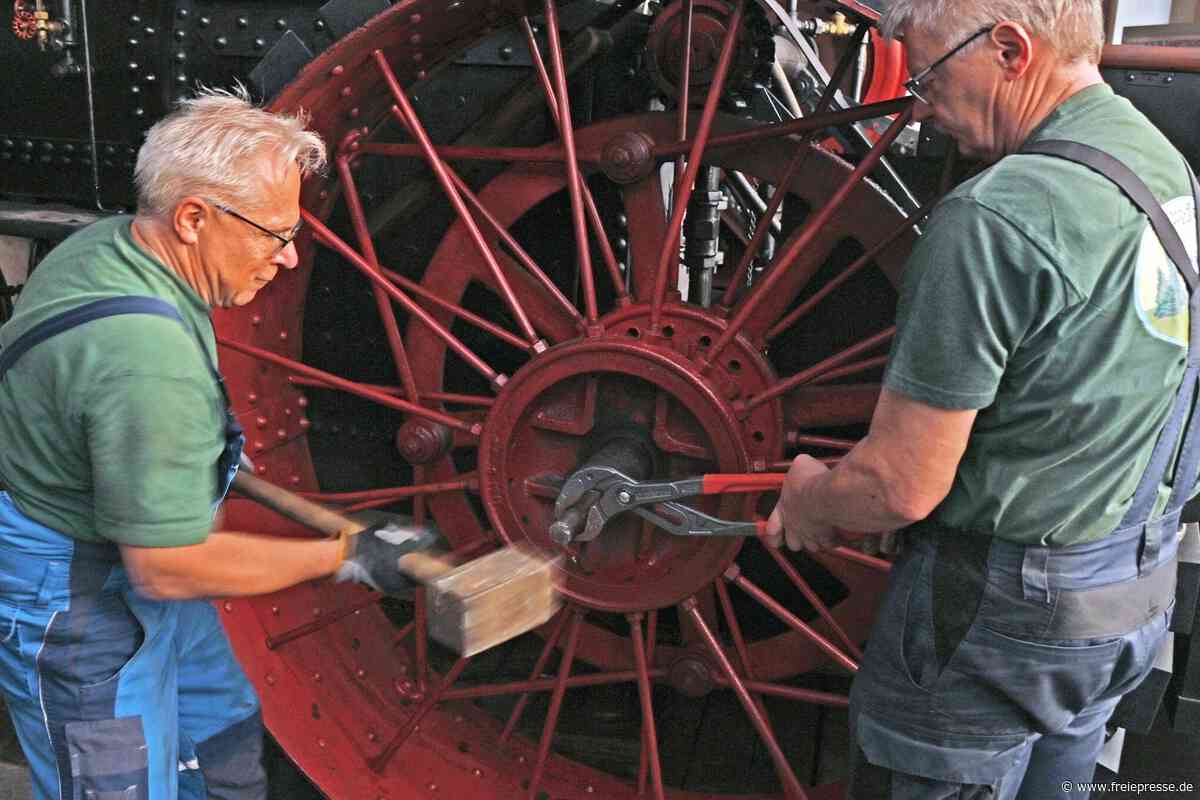 Schrauberfieber im Erzgebirge: Burkhardtsdorfer restaurieren über 120 Jahre alte Rarität