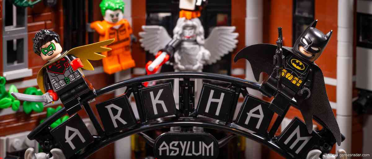 I just built the biggest Lego Batman Arkham Asylum ever produced, and the minifigure lineup is pure insanity