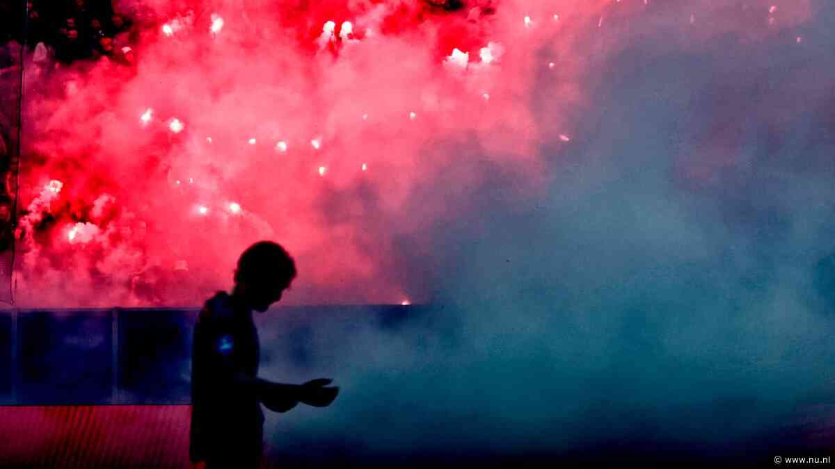 KNVB past regels voor staken duels niet aan na vuurwerkgeweld Feyenoord-fans