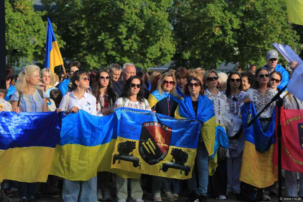 Montag, der 24. August 2026: Ostdeutsche unterrepräsentiert, „Ostlichter“ startet bald und Ukraine-Demo in Leipzig