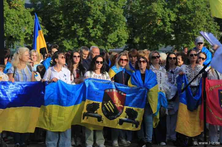 Montag, der 24. August 2026: Ostdeutsche unterrepräsentiert, „Ostlichter“ startet bald und Ukraine-Demo in Leipzig