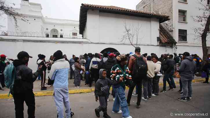 Embajada de Haití: Denuncian demora de hasta seis años y cobros de 500 mil por trámites