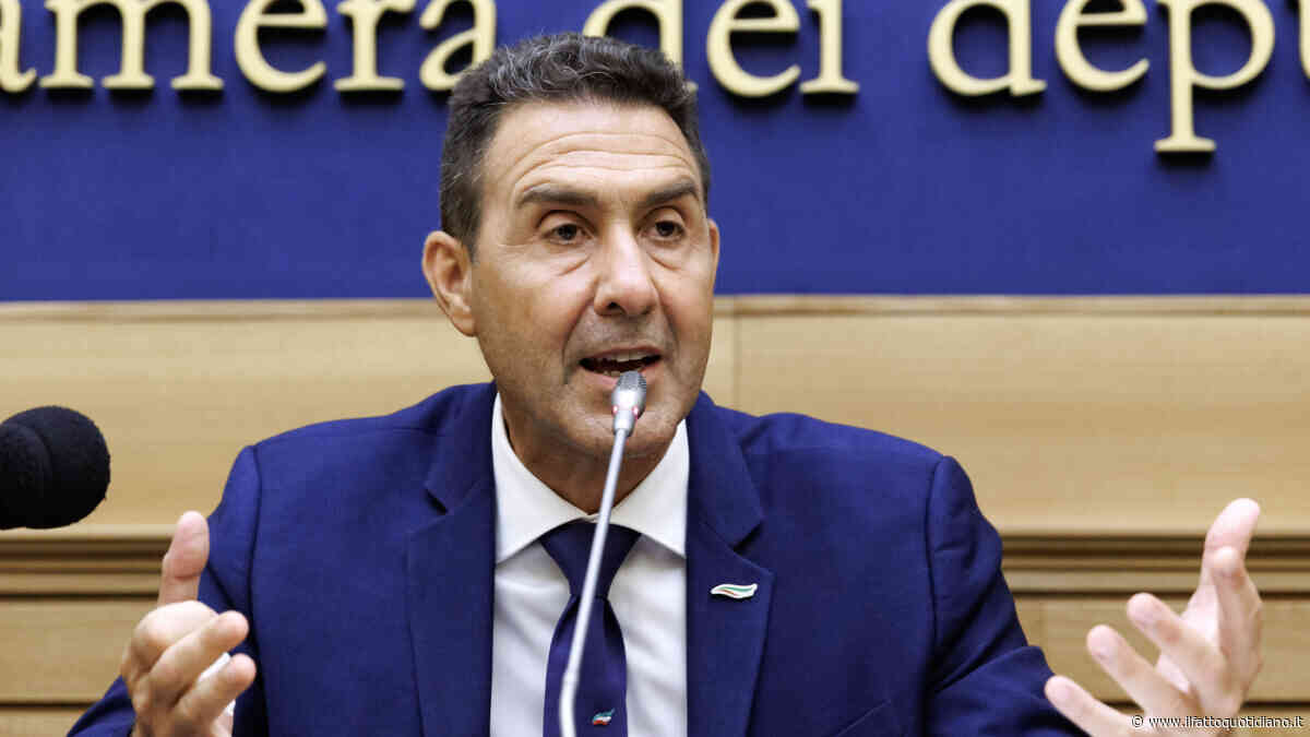 “L’aborto non è un diritto”: il nuovo capitolo del programma di Vannacci. “Abolire unioni civili, stop gender in tv”