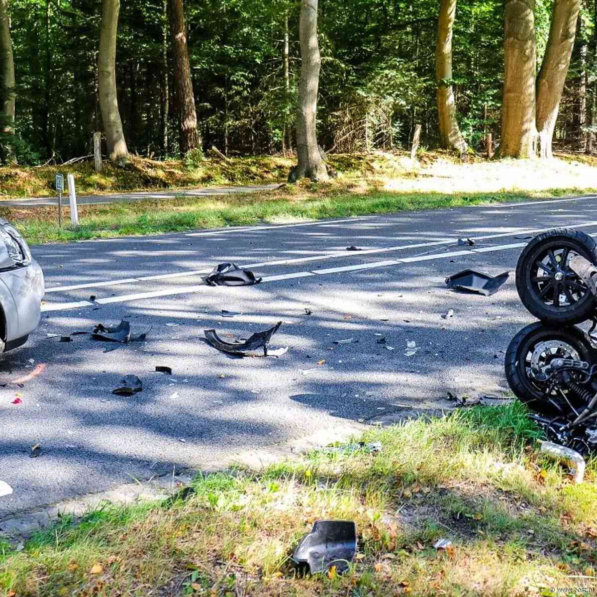 Motorscooterrijder gewond bij aanrijding tussen Enschede en Oldenzaal