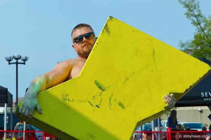 PHOTOS: B.C.’s buffest flex their skills at strongman provincials in Abbotsford