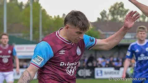 Grimsby sign South Shields forward Finch
