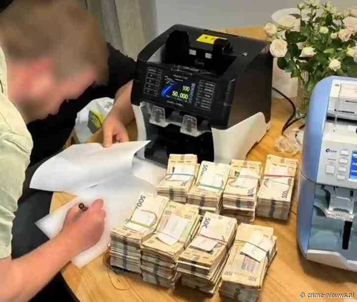 Grote corruptie-inval in Oekraïne: hoge functionarissen rond Zelensky gepakt met stapels cash