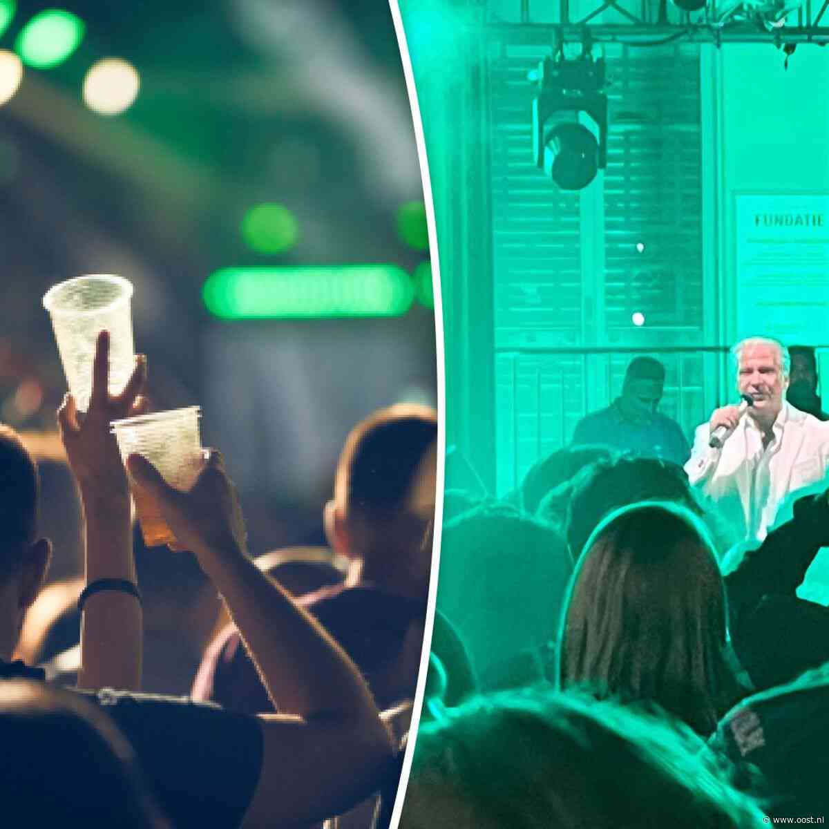 Zwolse horeca baalt van eigen drank bij gratis Straatfestival
