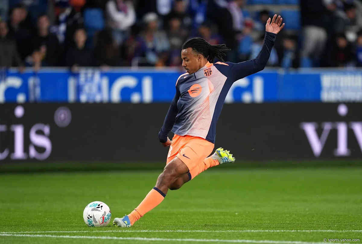 Barcelona defender’s future uncertain following Hansi Flick’s warning