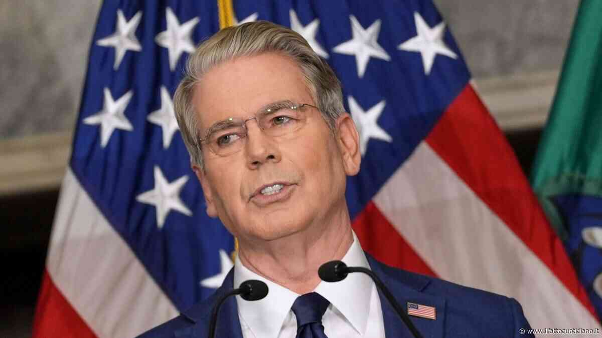 Sanzioni all’Iran, gli Usa lanciano l’Operation Economic Outcast: “Taglieremo ogni sostegno al regime. Cina? Colpiamo chiunque faccia affari con Teheran”