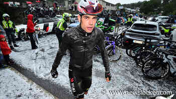 Wout van Aert na noodweer in derde etappe Vuelta: ’Schuilen in bestelauto en daarna met z’n allen in hotel’