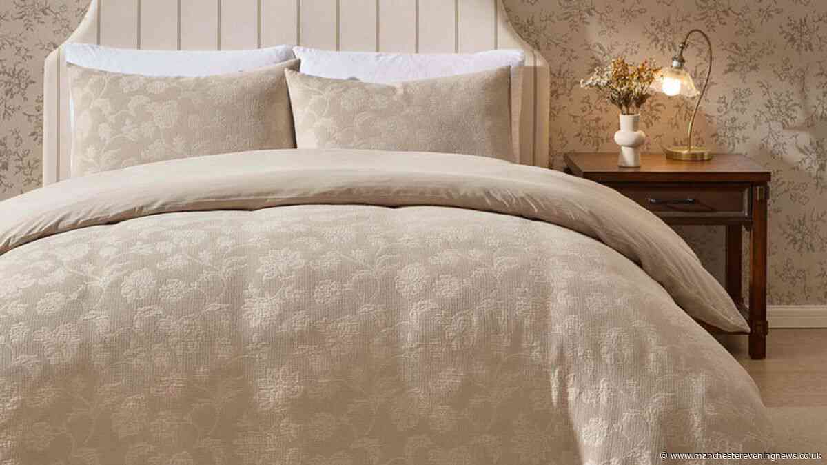 Dusk's reduced £33 'luxury' bedding set wouldn't look out of place at a fairtytale castle
