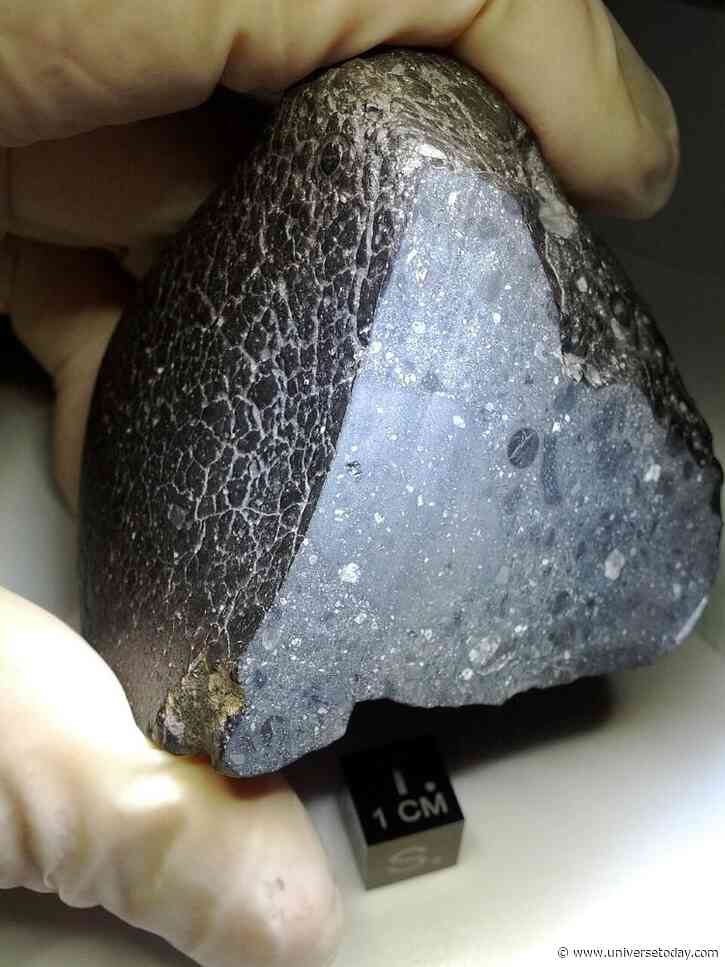 Dry Martian Meteorite Reveals Early Water in Mars's Crust