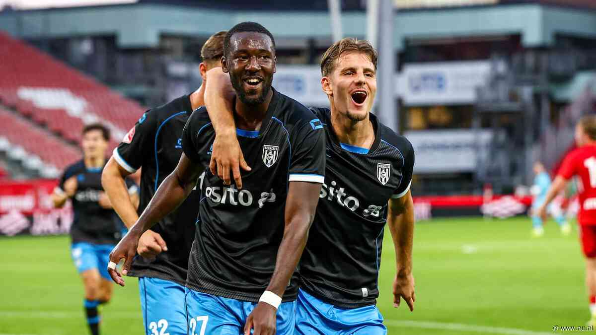Heracles scoort voor rust vijf keer tegen Jong FC Utrecht en pakt koppositie KKD
