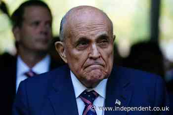 Rudy vs Tucker: Ex-NYC mayor says he’s gonna sue former Fox host over Hunter Biden interview