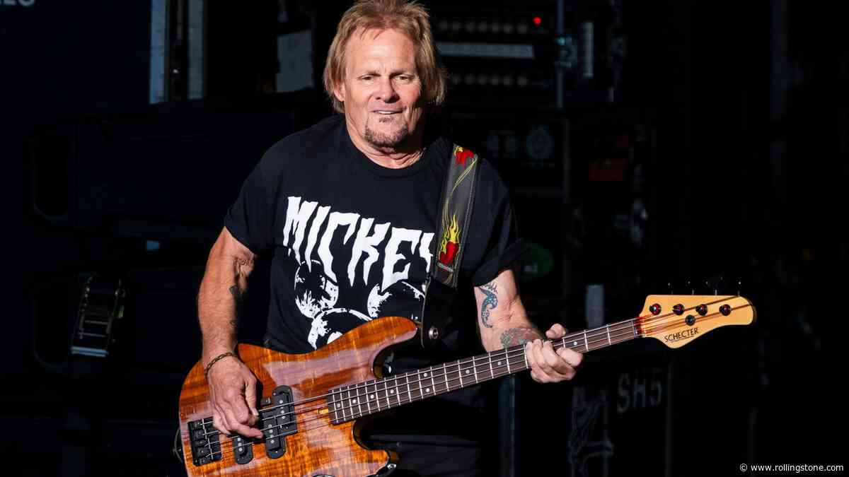 Watch Van Halen’s Michael Anthony Play ‘Runnin’ With The Devil’ With Jason Bonham