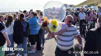 Hundreds pay tribute to Wakefield girl Minnie Merriman who died in Arbroath