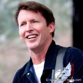 James Blunt refutes rumours he was Hayden Panettiere's 'yacht man'