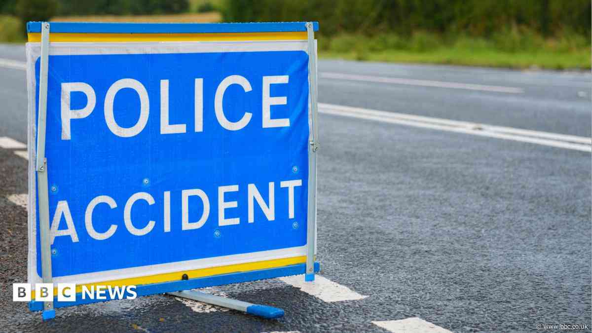 Three taken to hospital after car crash in Aboyne