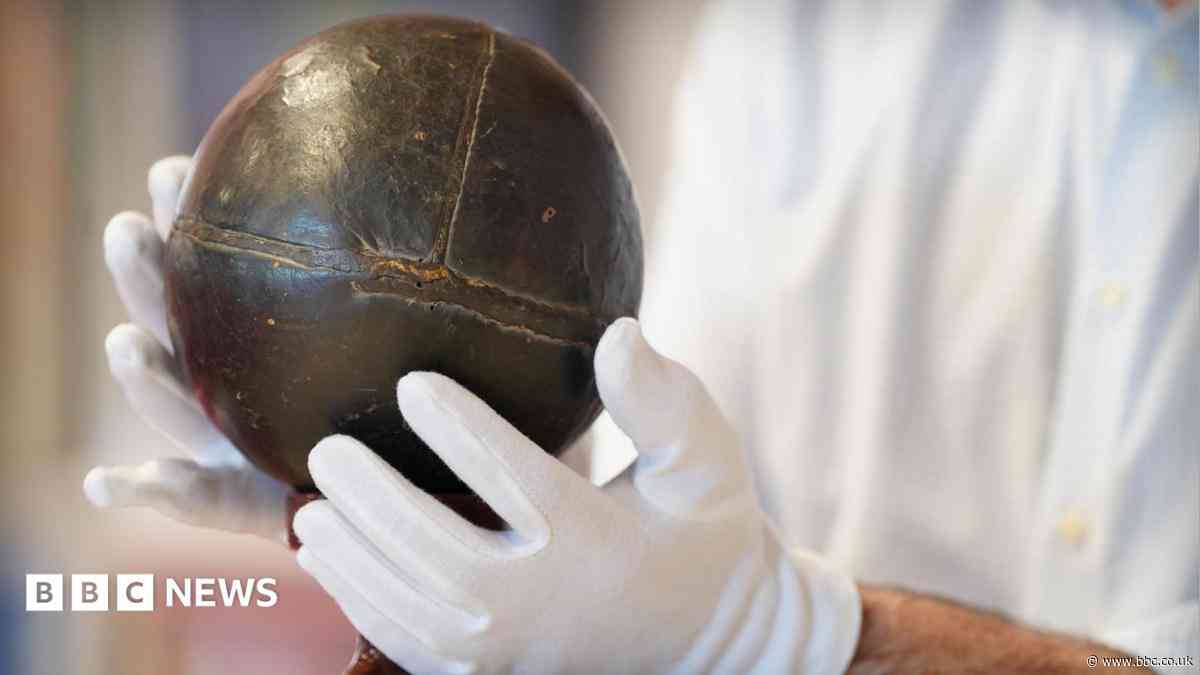 Historic Orkney Ba sold at auction for more than £3,000