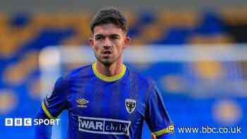 Walsall bring in defender Furlong on one-year deal