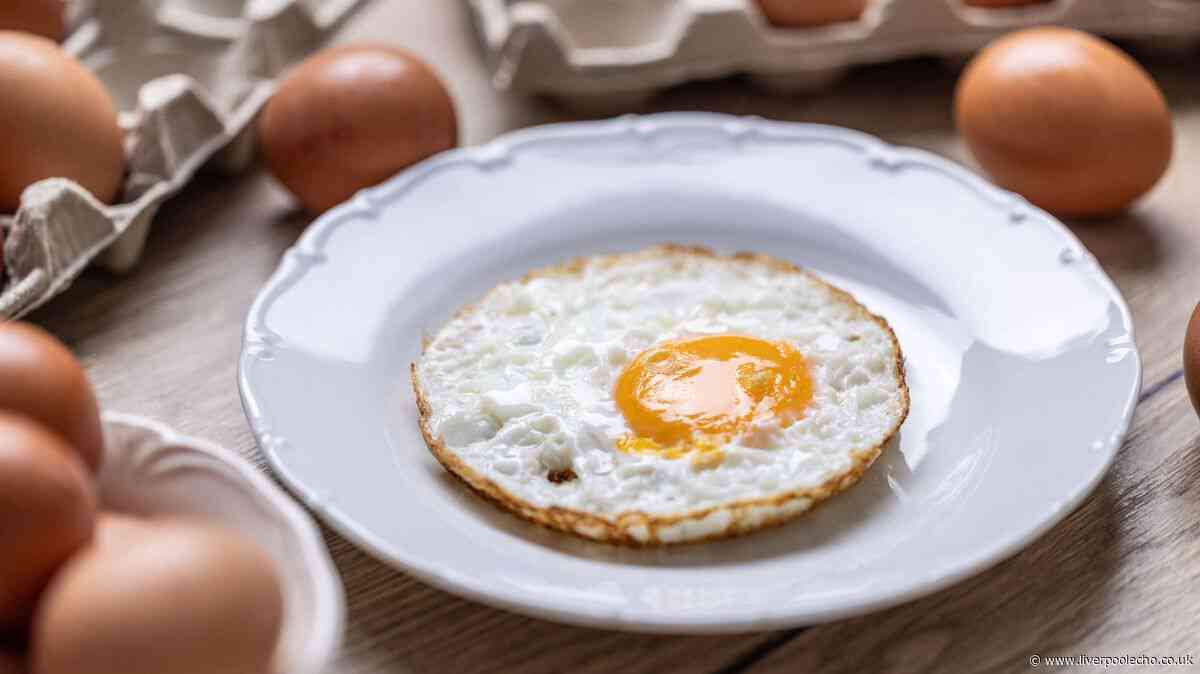 Stop frying eggs in oil and butter when 1 simple scrap ingredient makes them tastier