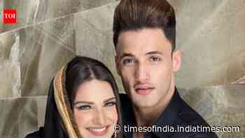 ‘They don’t love you, they love your name’:Asim Riaz takes explosive dig at ex Himanshi Khurana, calls her a ‘fame digger’