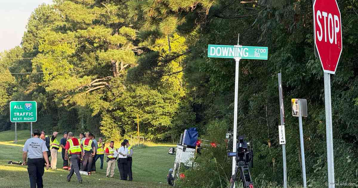 One person dead from Fayetteville crash on NC-24