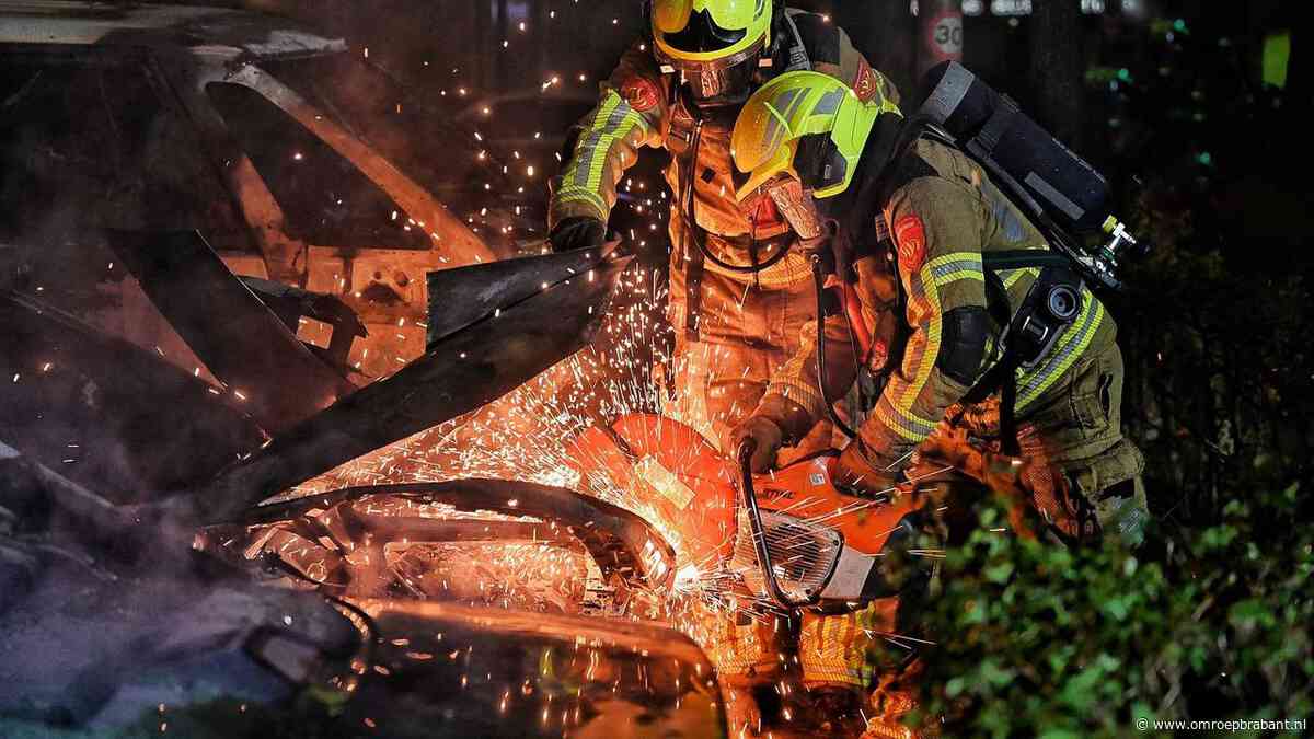 Vier auto's door brand verwoest in Tilburg