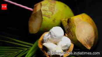 How to remove coconut flesh from the shell easily: 5 simple tricks without wasting the coconut