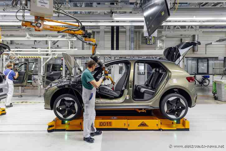 Autobauer wollen Gehälter kürzen und Arbeitszeit verlängern