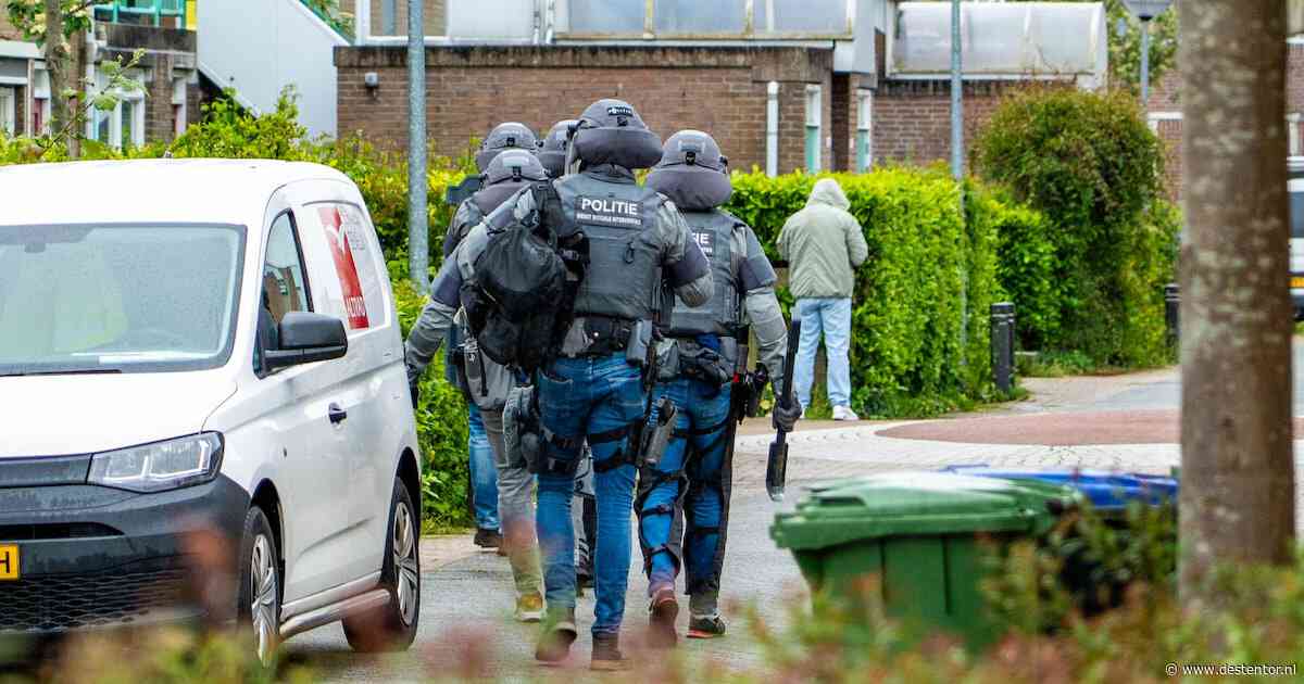 Zijn dna zit zelfs op trekker, maar toch ontkent man dat hij schoot in Lelystad: ‘Ik lijd aan vorm van eczeem’
