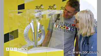 Tour de France trophy arrives at shopping centre