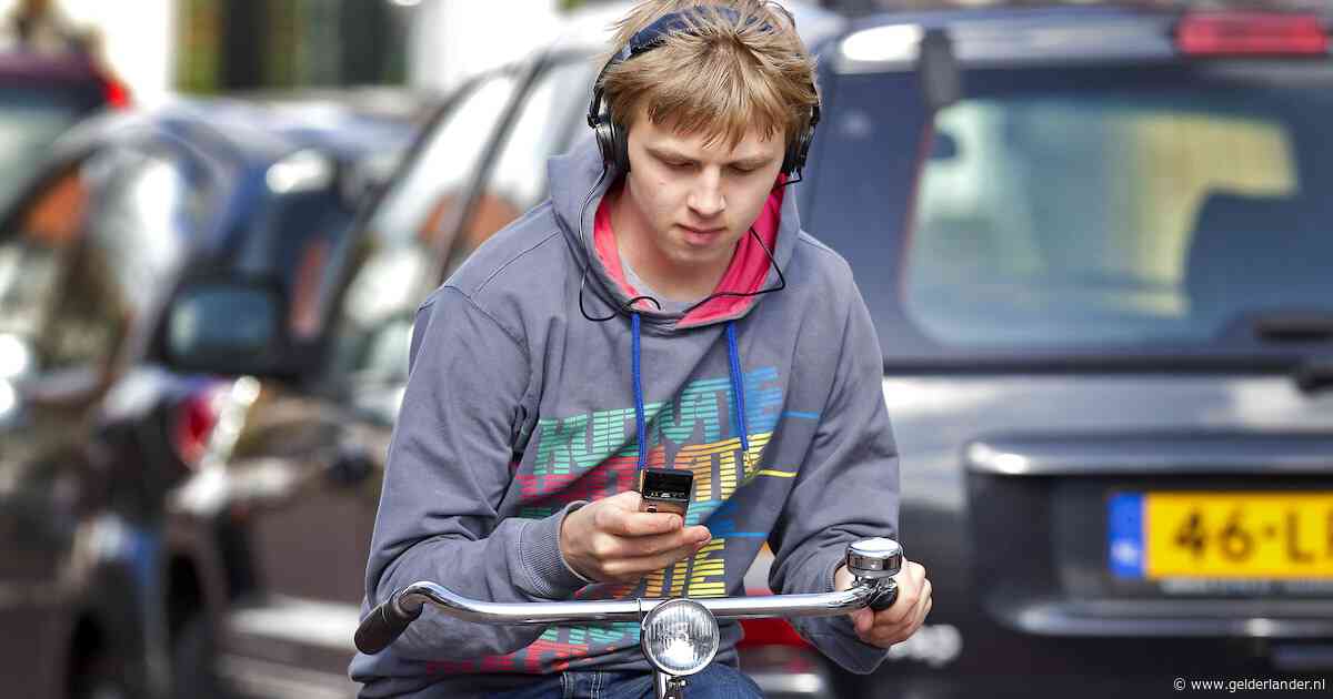 Fietsen met noisecancelling kan een rol spelen bij de aansprakelijkheid na een ongeval