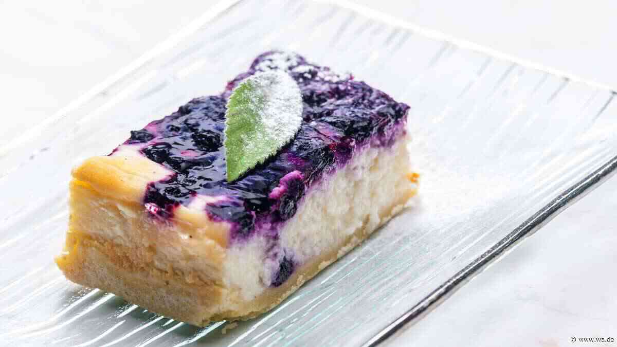 Blaubeer-Käsekuchen vom Blech – der perfekte Käsekuchen für jeden Anlass