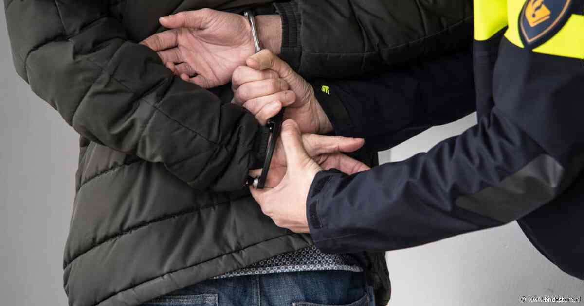 Man (39) vlucht voor politie in Etten-Leur en blijkt nog 622 dagen cel te moeten uitzitten