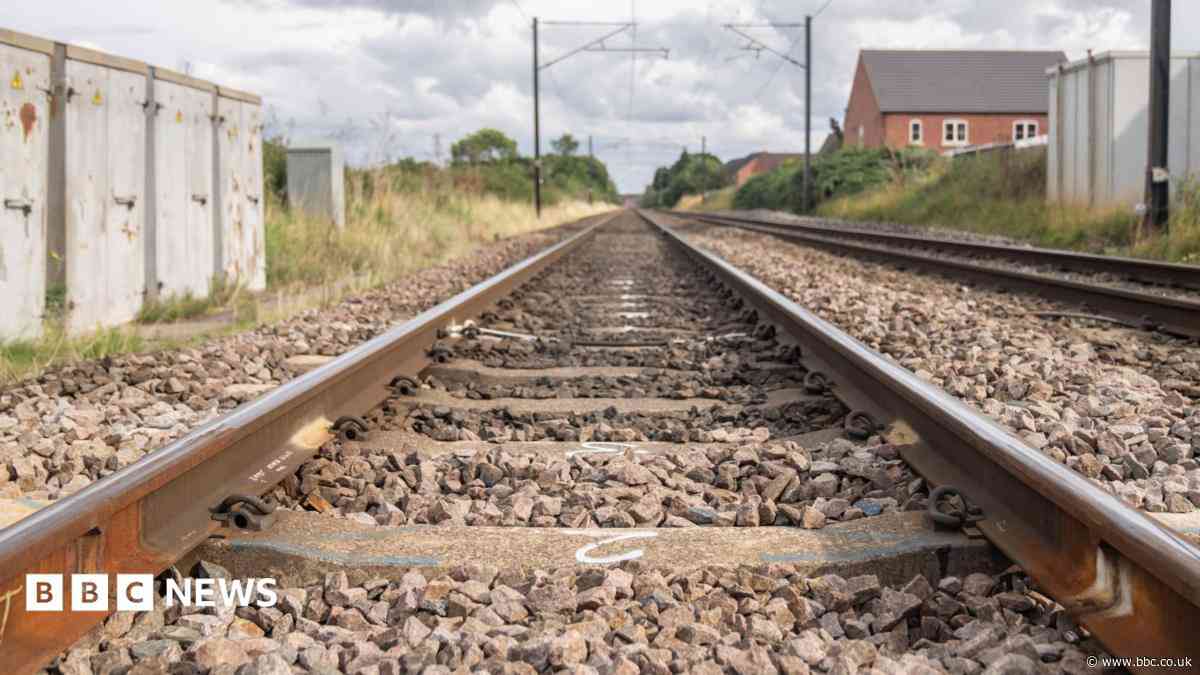Why is cracking clay causing train troubles?