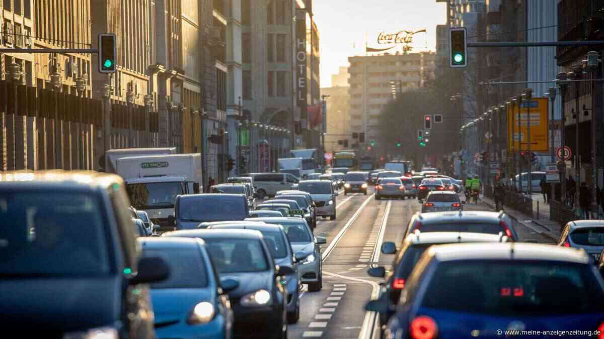 TÜV-Studie: Auto bleibt für die meisten Menschen erste Wahl