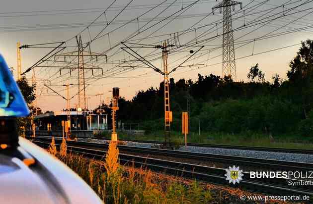 Bundespolizeidirektion München: Fahrradfahrer stört Bahnverkehr
