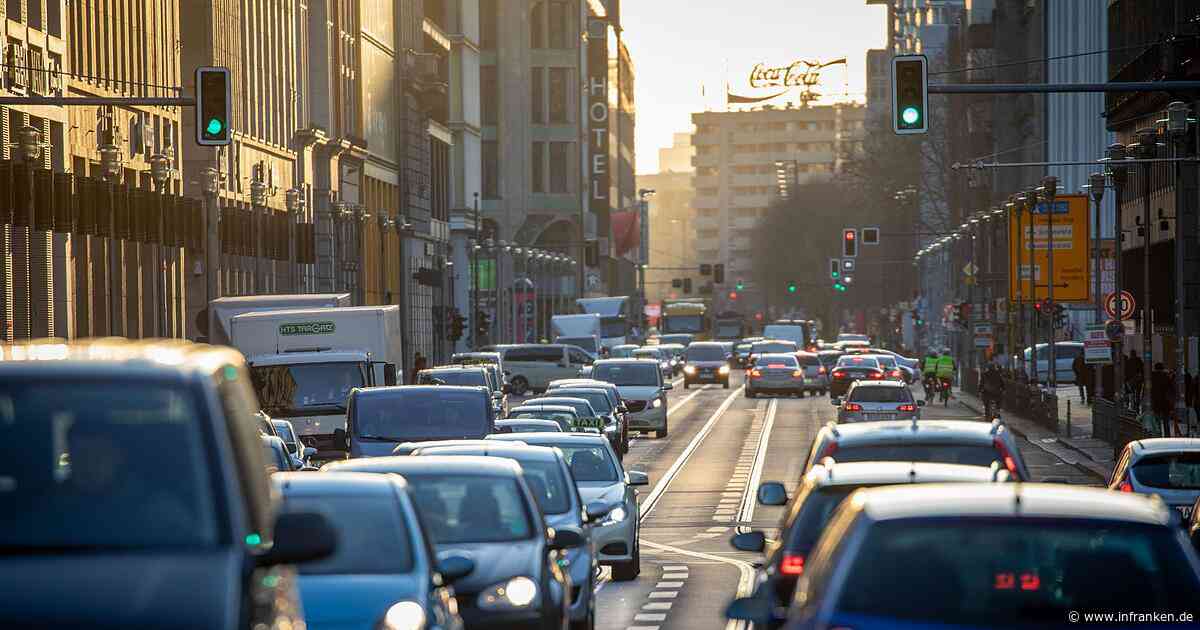 TÜV-Studie: Auto bleibt für die meisten Menschen erste Wahl