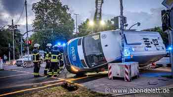 Auto rammt Gefangenentransporter – nicht der erste Unfall auf dieser Kreuzung